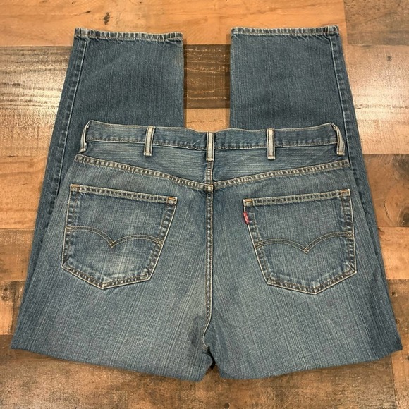 Levi’s 550 Relaxed Tapered Fit Jeans - Picture 5 of 8